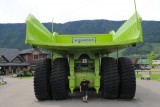 Marco bij de grootste truck ter wereld