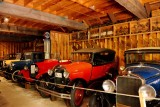 Oude auto's bij het Three Valley Gap museum