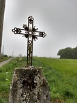 Een van de vele wegkruizen