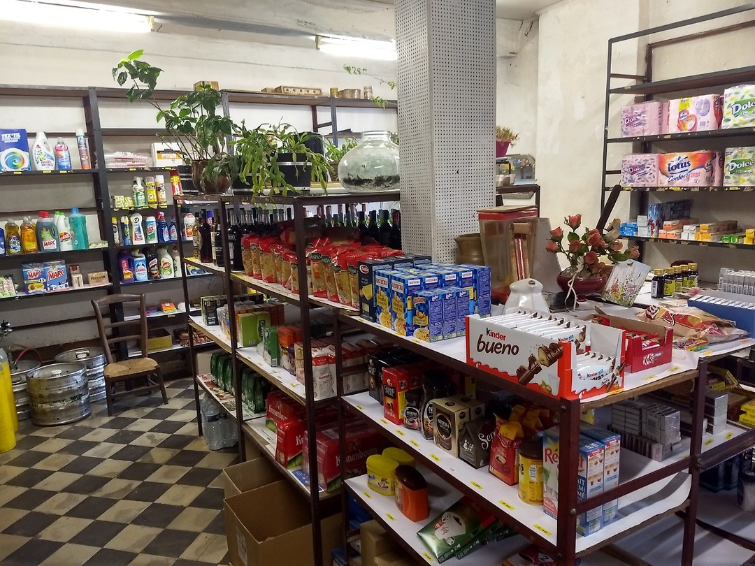 De kleine winkel in BourriotBergonce Foto Conny Arts’s reisblog