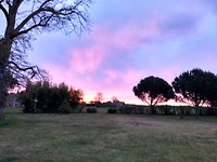 Prachtig ochtendrood bij la Domaine de Forbeix