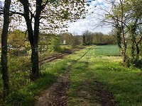 En weer lopen we bij een oude spoorbaan