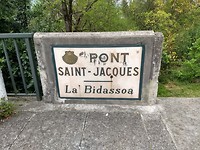 De grens met Spanje, de Jacobsbrug over de Bidassoa
