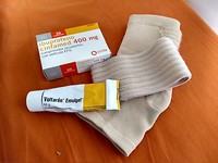 Eerste medicijnen en enkel bandage