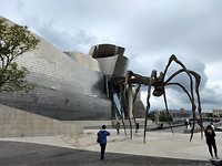 Voor het Guggenheim