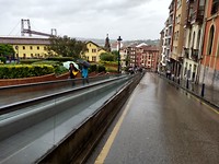 Rolstoeppaden omhoog in Portugalete
