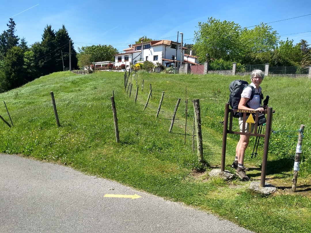 Toegang tot de albergue van pater Ernesto in Guemes
