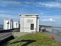 de Lorentz sluizen bij Kornwerderzand