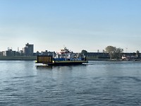 Veerpont over de Nieuwe Waterweg (het Scheur)