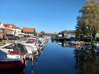 Zwartewaal, oude veenhaven