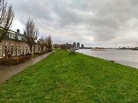 Op weg naar het veer over de Lek