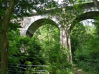 we kruisen de Brexbach, samen met een spoorbrug
