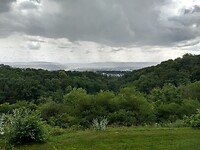 donkere wolken pakken zich samen