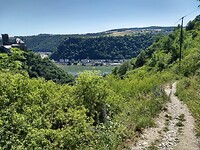 en weer afdalen, nu van de Patersberg, naar Sankt Goarshausen