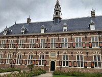 Het koninklijke weeshuis van Buren