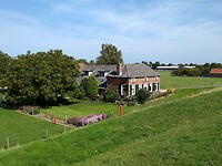 Mooie boerderij aan Waalbandijk