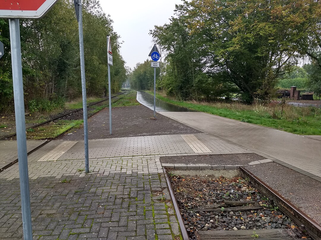 Fietspad en draisinebaan op de oude spoorbaan bij Kranenburg