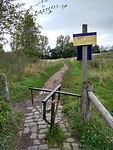 Een van de vele stegeltjes (draaihekjes)