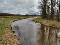 De Drentsche Aa waar hij de A28 kruist bij Harendermolen