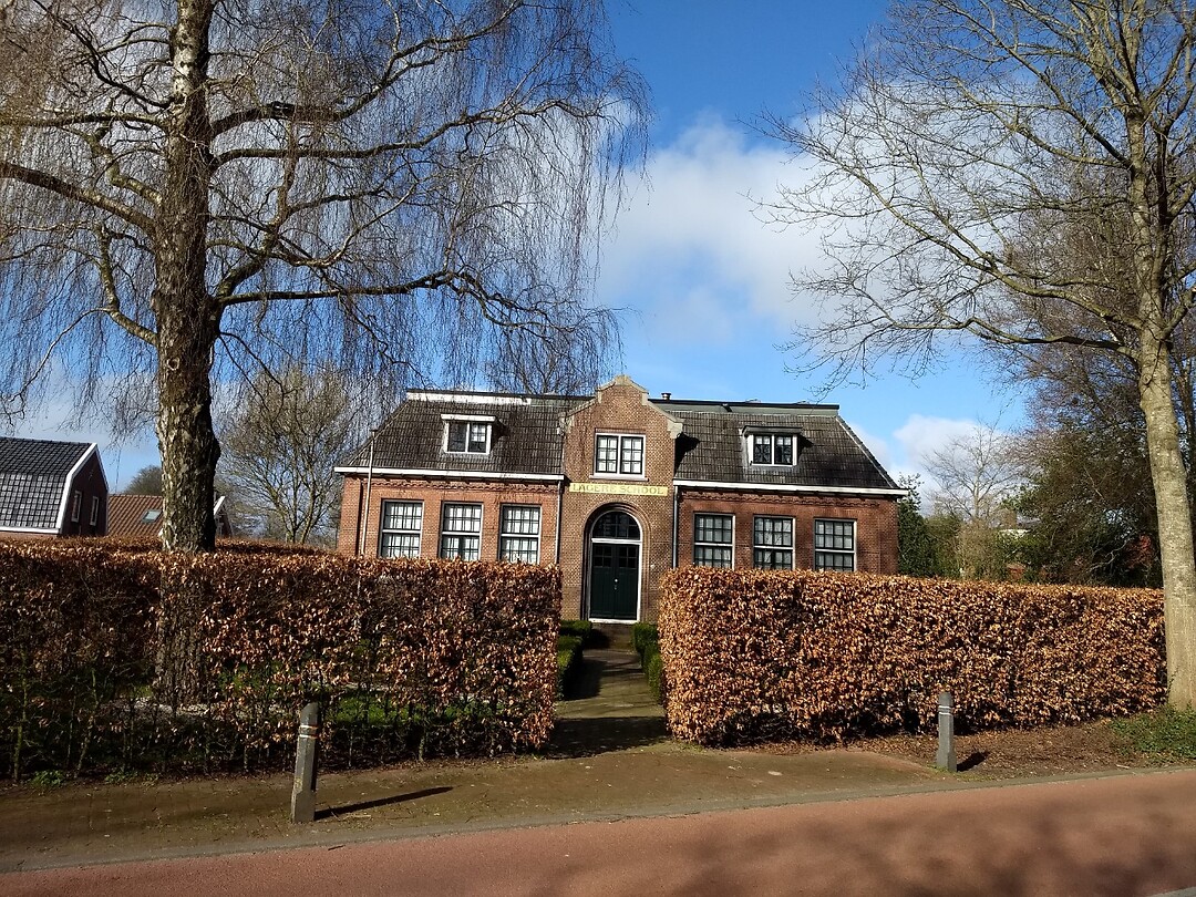 oude school in Scheemda