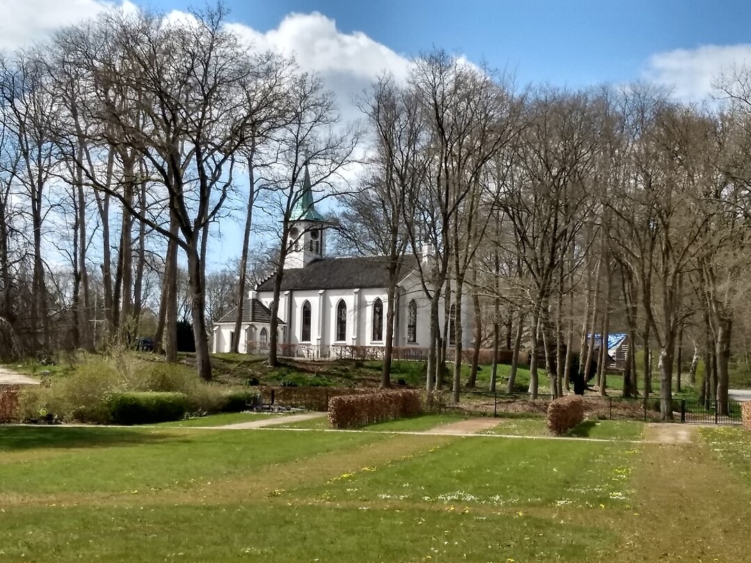 kerkje Hoenderloo