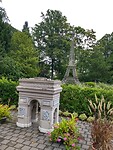 miniatuur Arc de Triomphe en Eifeltoren in Blumengarten Bexbach