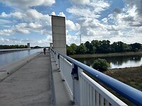 Terug over de kanaalbrug