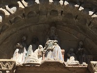 Timpaan van de oudste kerk van Santiago