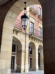 Onder de arcade