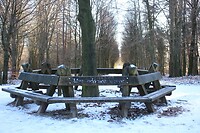 Op een kruispunt van de wandelwegen