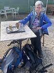 Thee op het terras van de pelgrimbar