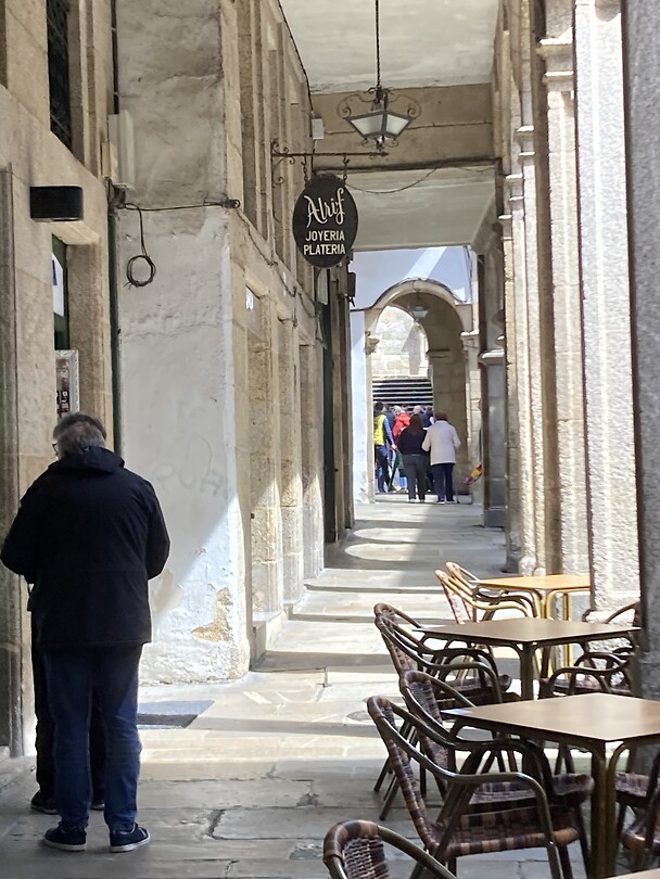 Onder de arcade