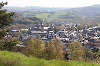 Echternach met links de kathedraal