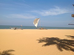 Uitzicht vanuit het hotel op het strand