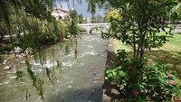 De rivier in het centrum van Cuenca.
