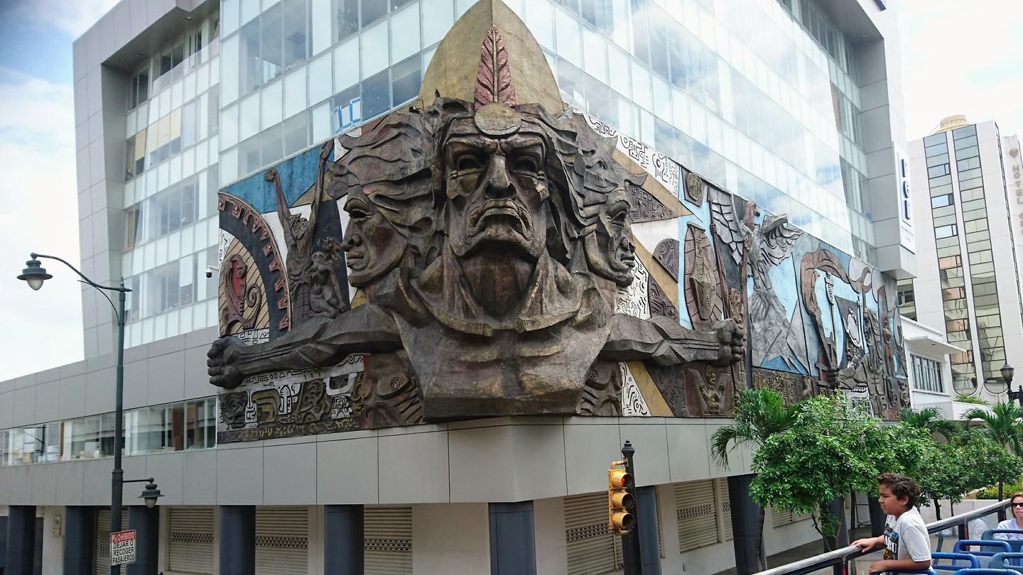 Bank gebouw in centrum Guayaquil.