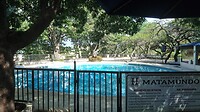 Relaxen aan het zwembad van Hostel Matamundo - Neiva.