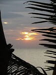 Zonsondergang bij Strandtent Oasis in Pantai Cenang.