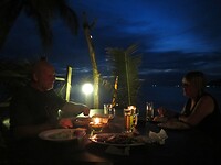 Diner bij Strandtent Oasis in Pantai Cenang.