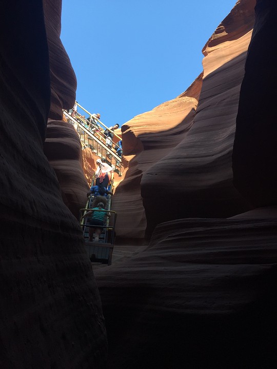 Entering de Lower Antelope Canyon