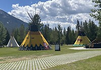 Tipi @local market
