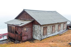 Vervallen huisjes in Barentsburg