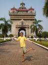 DSC02989_Patuxai-550