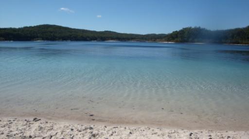 DSC05077_Lake McKenzie-550