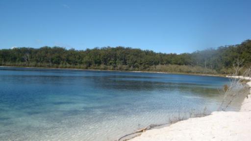 DSC05084_Lake McKenzie-550