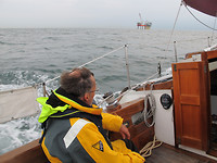 Noordzee, vol olieplatforms, windparken, etc