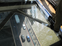 Glas in de vloer van de Tower bridge