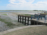 Heybridge basin sluis bij laag water