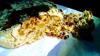 Heerlijk rozijnen-noten-brood met een ongelooflijk lekkere krokante korst mmmm
