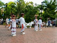 Mexicaanse dans in het park Francisco Canton